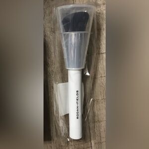 Rodan + Fields White Skincare brush